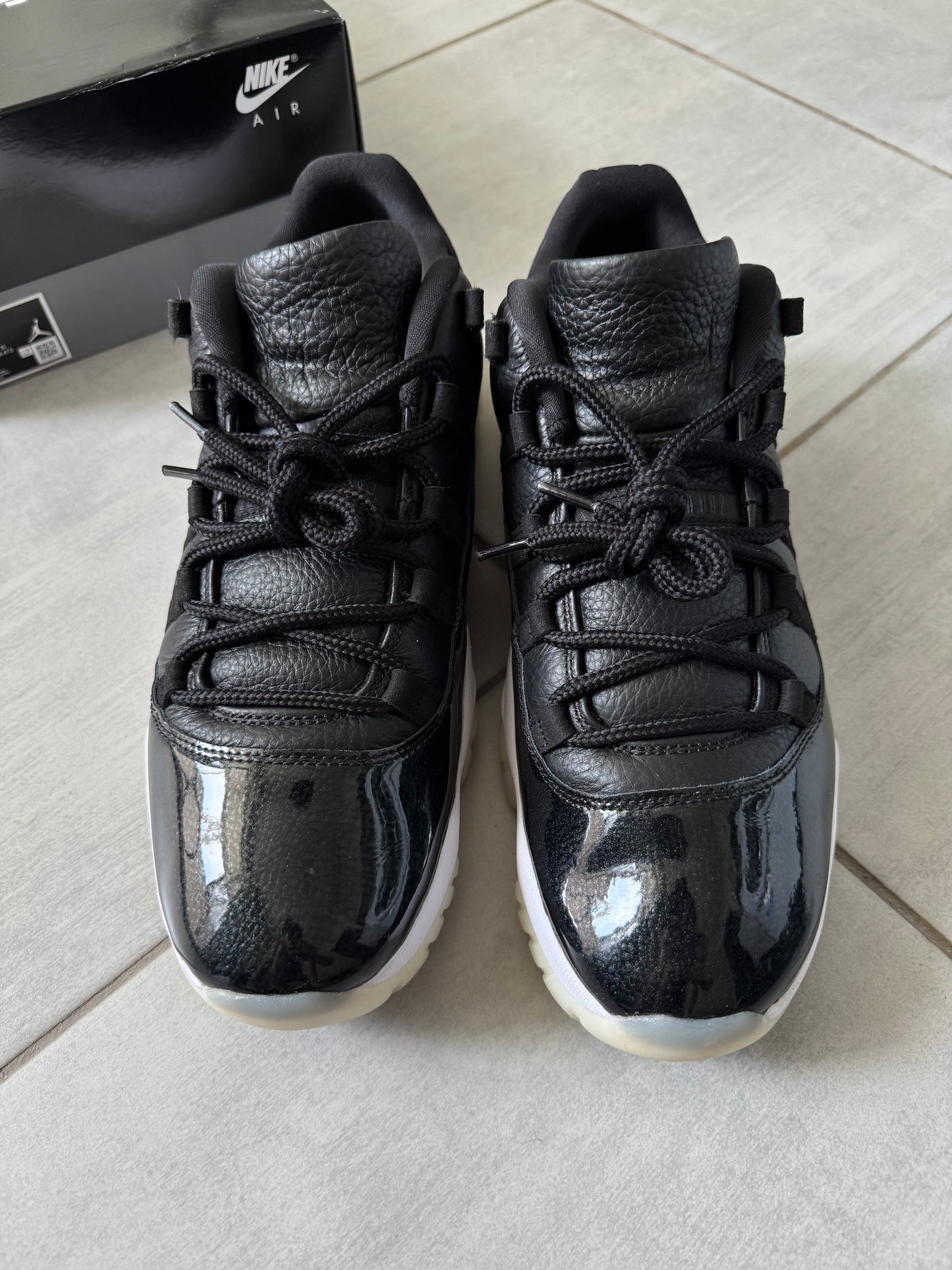 Air Jordan 11 Low 72-10 AV2187-001